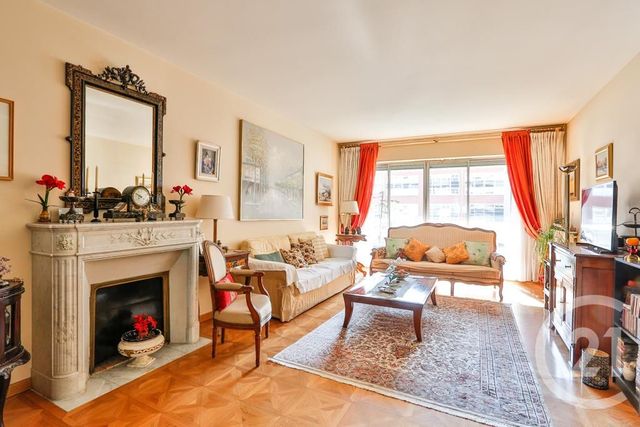Appartement F6 à vendre - 6 pièces - 118.12 m2 - PARIS - 75015 - ILE-DE-FRANCE - Century 21 Farré La Motte Picquet