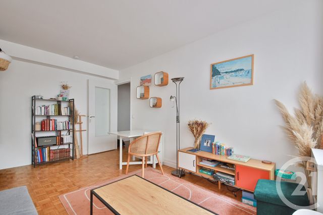 Appartement F2 à vendre - 2 pièces - 40.68 m2 - PARIS - 75015 - ILE-DE-FRANCE - Century 21 Farré La Motte Picquet