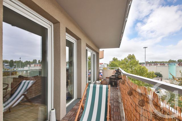 Appartement F5 à vendre - 5 pièces - 82.14 m2 - BOBIGNY - 93 - ILE-DE-FRANCE - Century 21 Farré La Motte Picquet