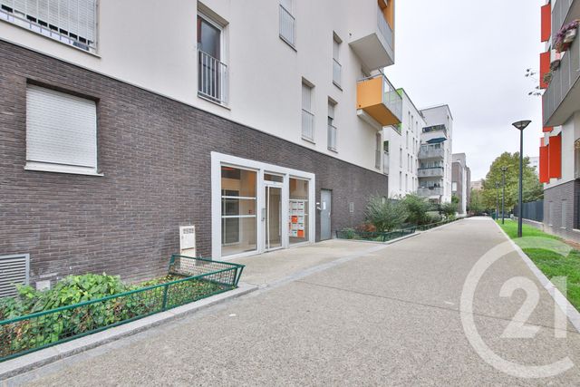 Appartement F5 à vendre - 5 pièces - 82.14 m2 - BOBIGNY - 93 - ILE-DE-FRANCE - Century 21 Farré La Motte Picquet