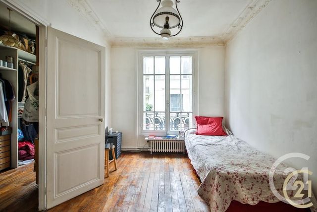 Afficher la photo en grand Appartement T3 à vendre - 4 pièces - 70.62 m2 - PARIS - 75015 - ILE-DE-FRANCE - Century 21 Farré La Motte Picquet