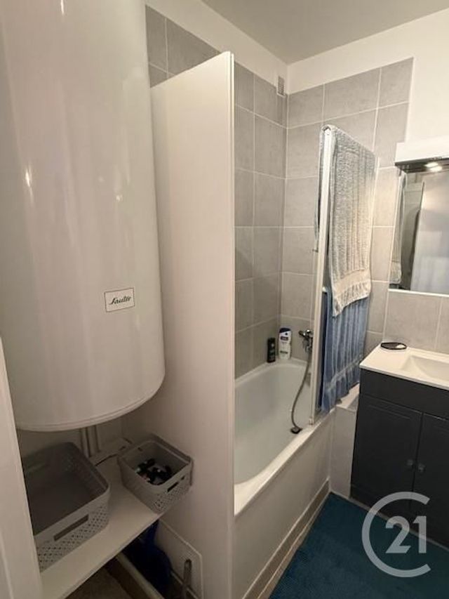 Appartement F4 à vendre - 4 pièces - 70.77 m2 - PARIS - 75015 - ILE-DE-FRANCE - Century 21 Farré La Motte Picquet