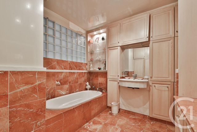 Appartement F6 à vendre - 6 pièces - 201.62 m2 - PARIS - 75015 - ILE-DE-FRANCE - Century 21 Farré La Motte Picquet