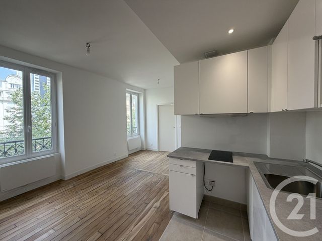 Appartement T2 à vendre - 2 pièces - 34.91 m2 - PARIS - 75015 - ILE-DE-FRANCE - Century 21 Farré La Motte Picquet