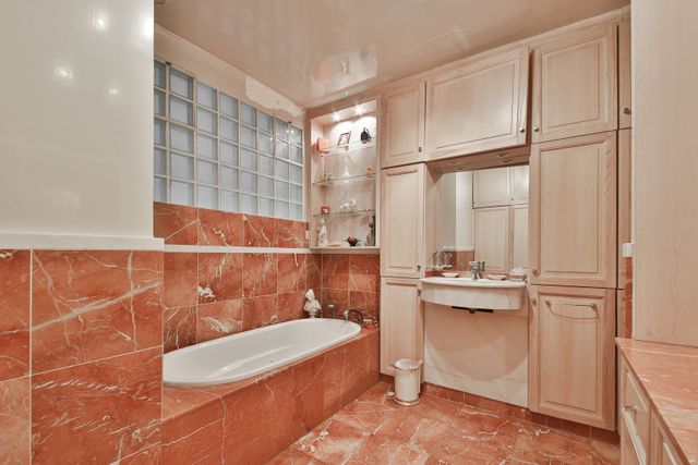 Appartement F6 à vendre - 6 pièces - 201.62 m2 - PARIS - 75015 - ILE-DE-FRANCE - Century 21 Farré La Motte Picquet